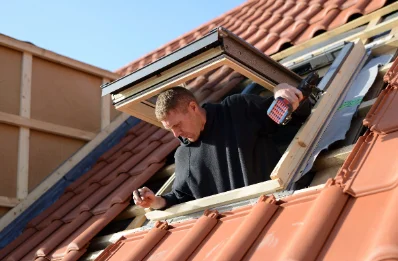 Pose de fenêtres de toit Velux à Gastines